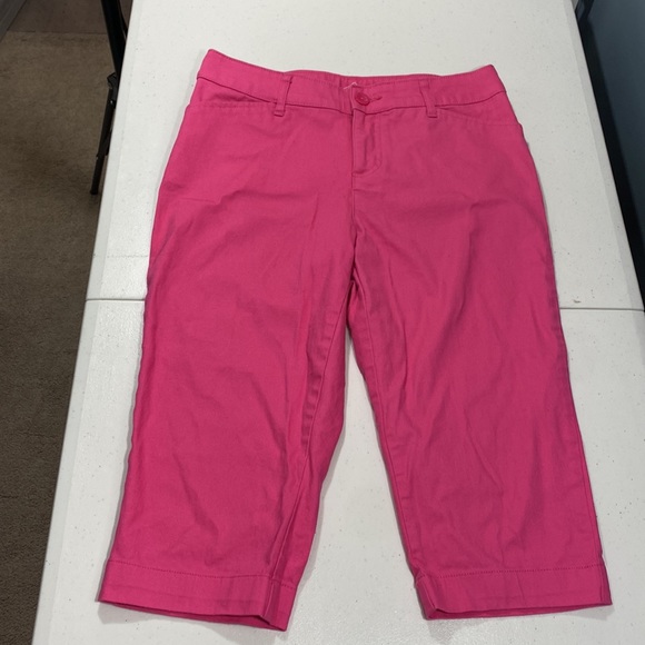 - St. John’s bay Capri size 8 petite pink chino. 16” inseam - Picture 3 of 5